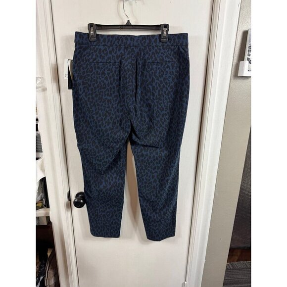 89th and Madison blue black leopard print stretch cropped length pants - Picture 5 of 7